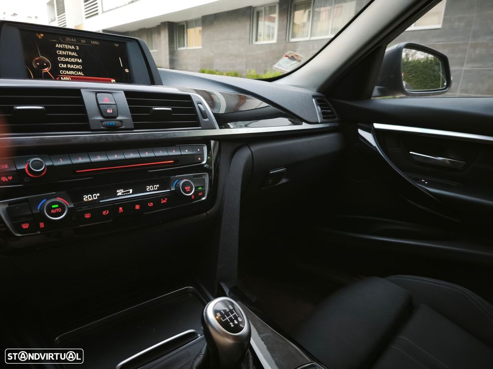 BMW 318 d Line Sport - 2