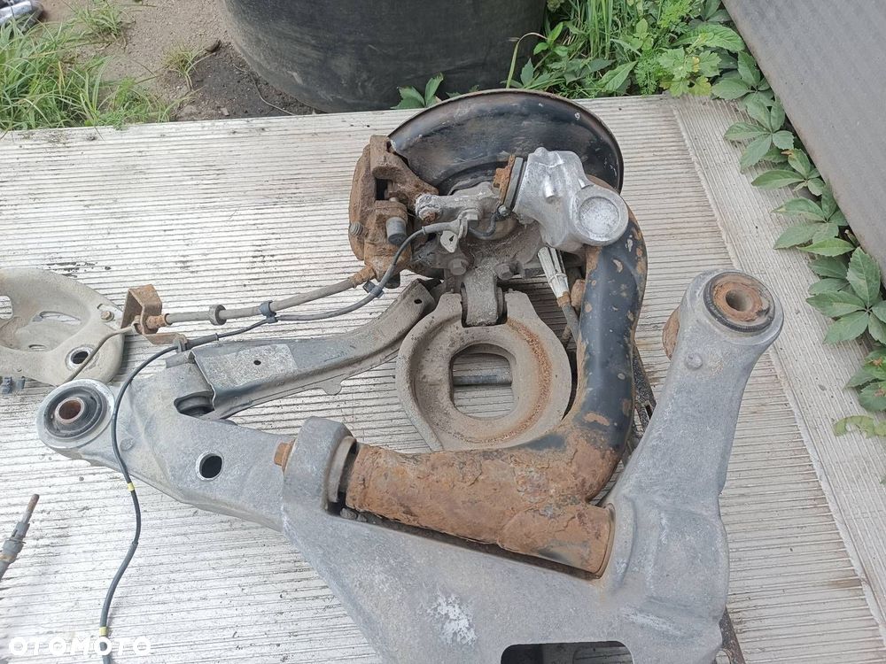 BELKA OŚ ZAWIESZENIA TYŁ VOOLVO V70 II - 3