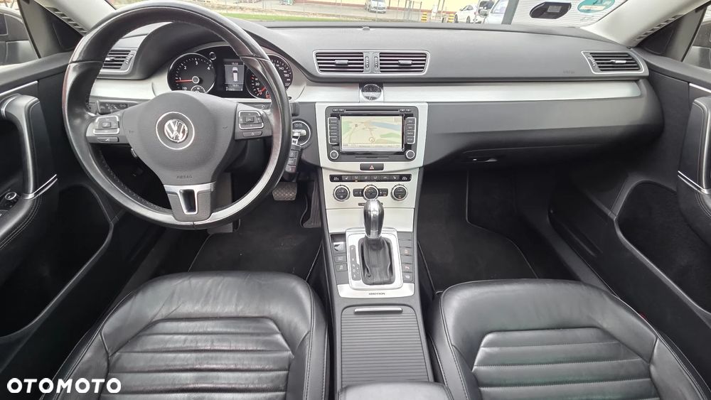 Volkswagen Passat Variant 2.0 TDI 4Motion DSG BlueMotion Tech Highline - 9