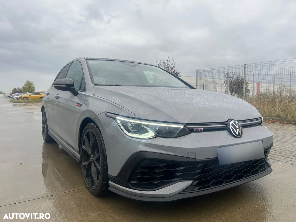 Volkswagen Golf - 2