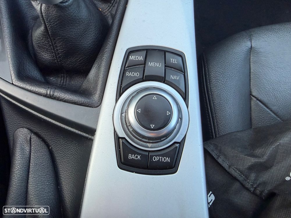 BMW 320 d Pack M - 25