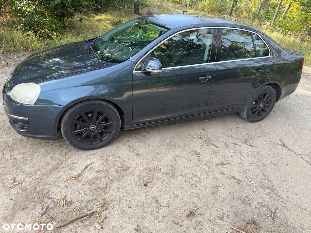 Volkswagen Jetta 1.9 TDI Comfortline - 15