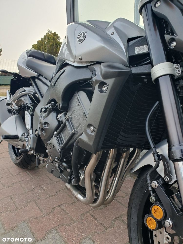 Yamaha FZ - 27