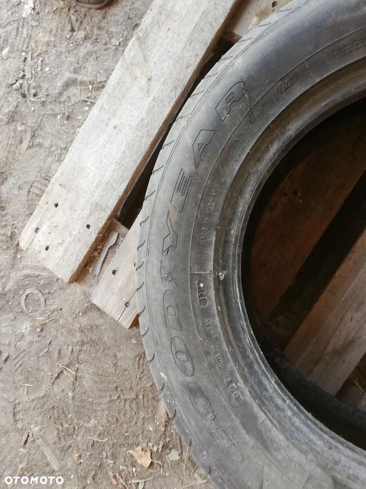 Opona letnia Goodyear EfficientGrip 225/60R16 - 3