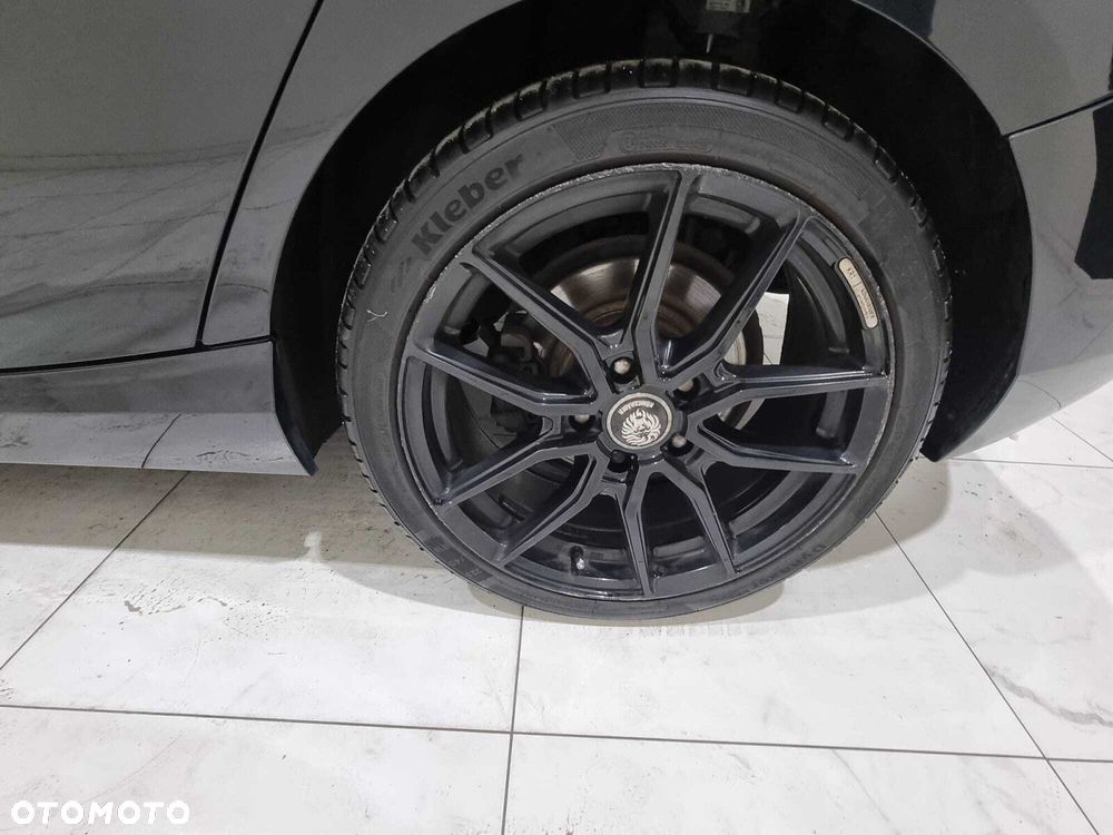 BMW Seria 1 - 34