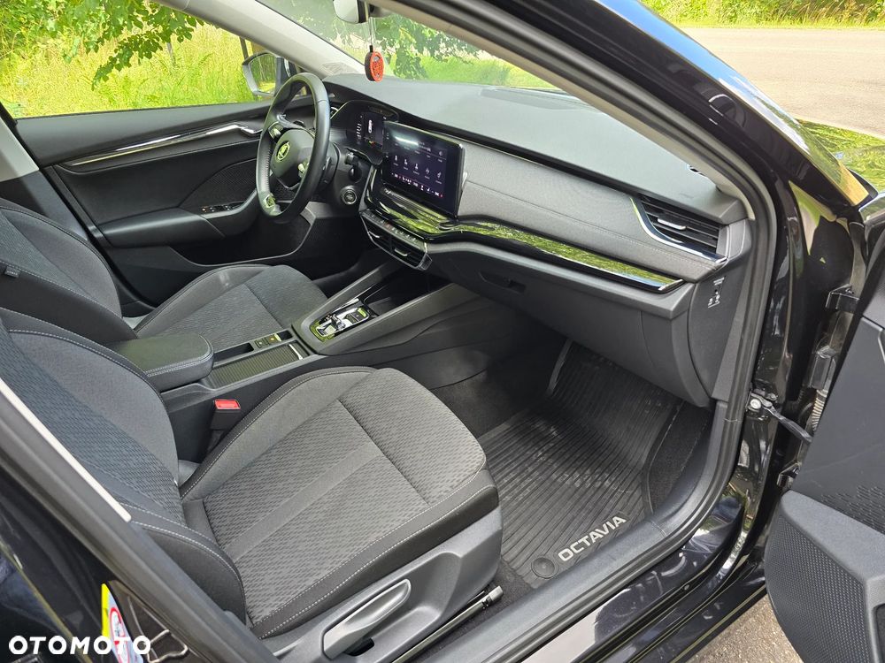 Skoda Octavia 2.0 TDI Style DSG - 11