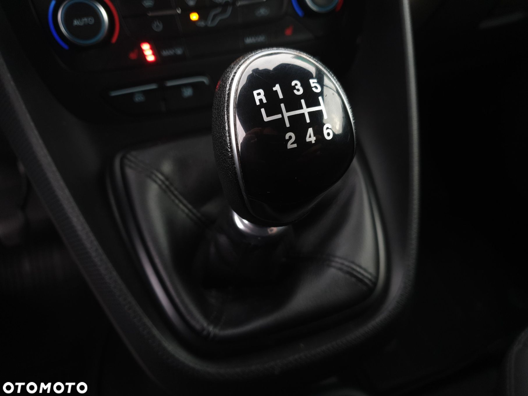 Ford transit-connect - 17