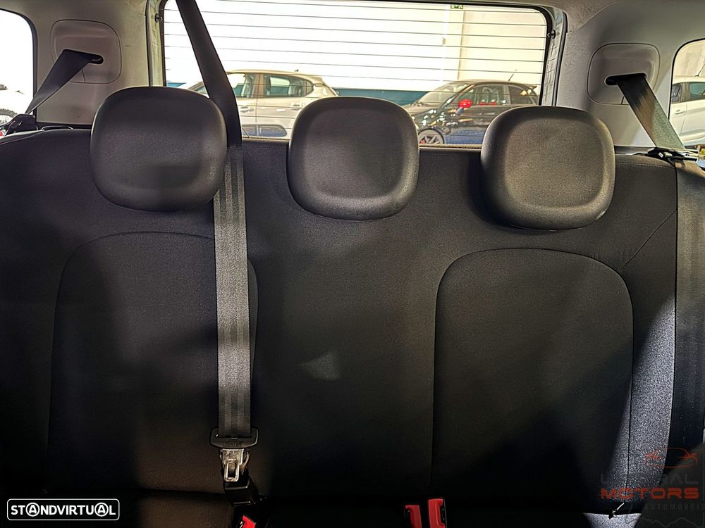 Fiat Panda 1.0 Hybrid City Cross - 32