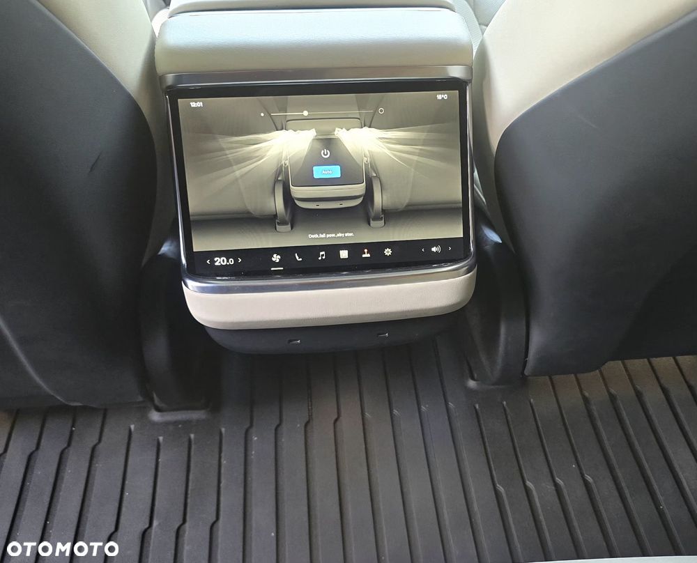 Tesla Model S Plaid - 12