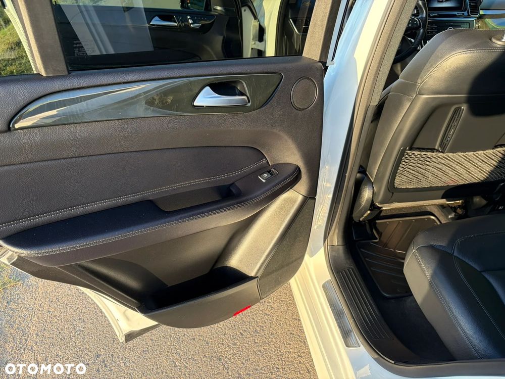 Mercedes-Benz GLE 350 d 4Matic 9G-TRONIC AMG Line - 22