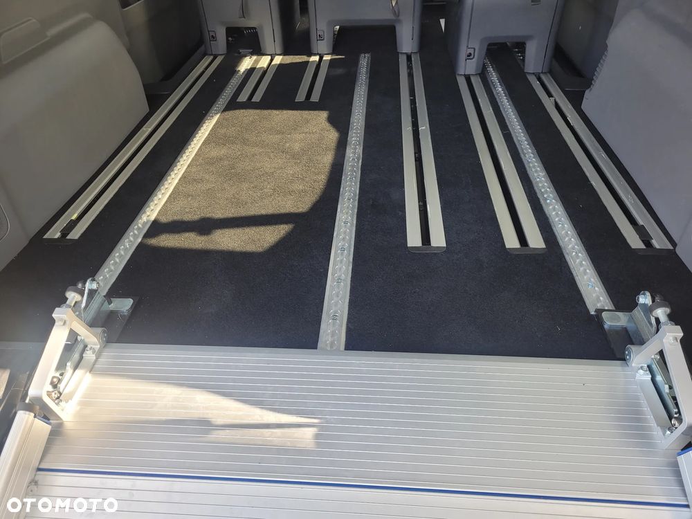 Ford Tourneo Custom - 10