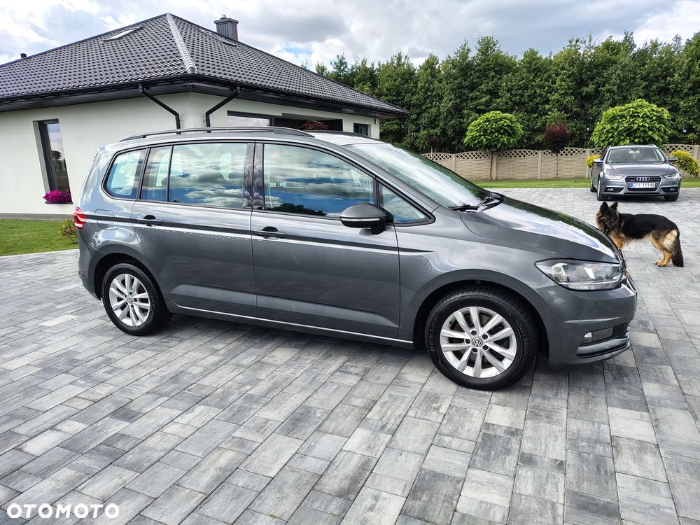 Volkswagen Touran - 4