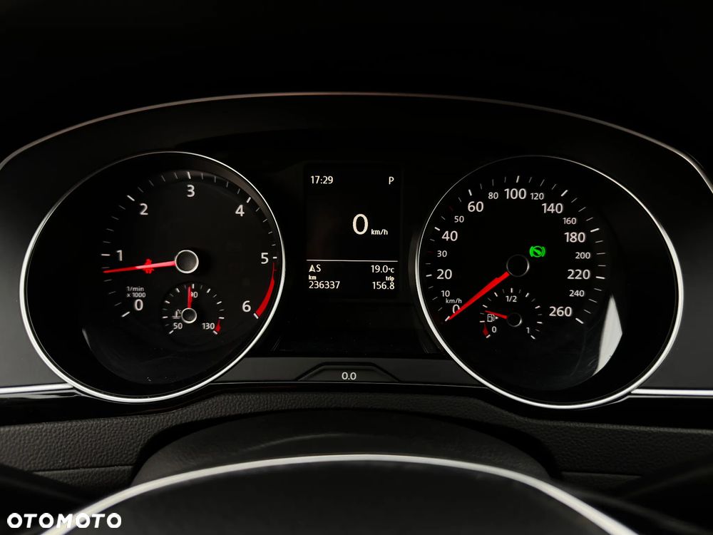 Volkswagen Passat 1.6 TDI (BlueMotion Technology) DSG Comfortline - 28