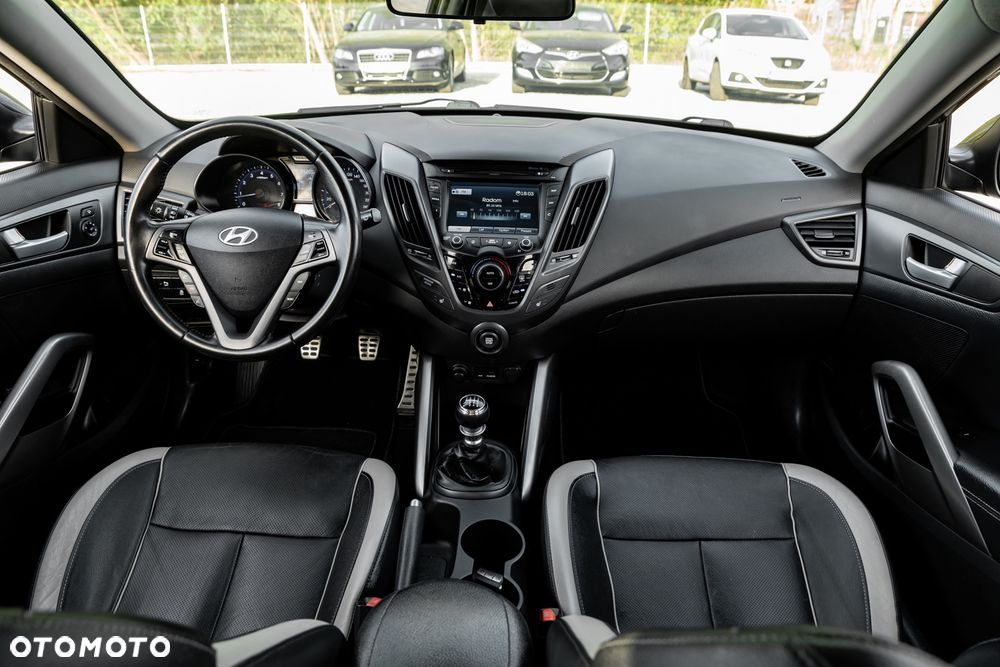 Hyundai Veloster 1.6 Turbo Premium - 28