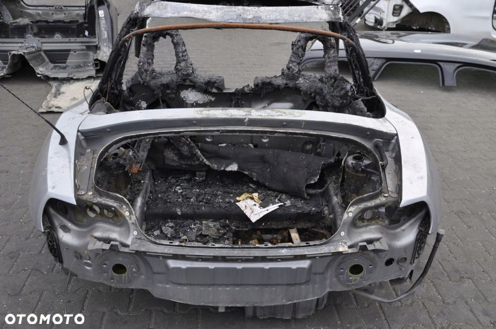 BMW Z4 E85 CABRIO BŁOTNIK PAS WANNA CAŁY TYŁ DUPA - 5