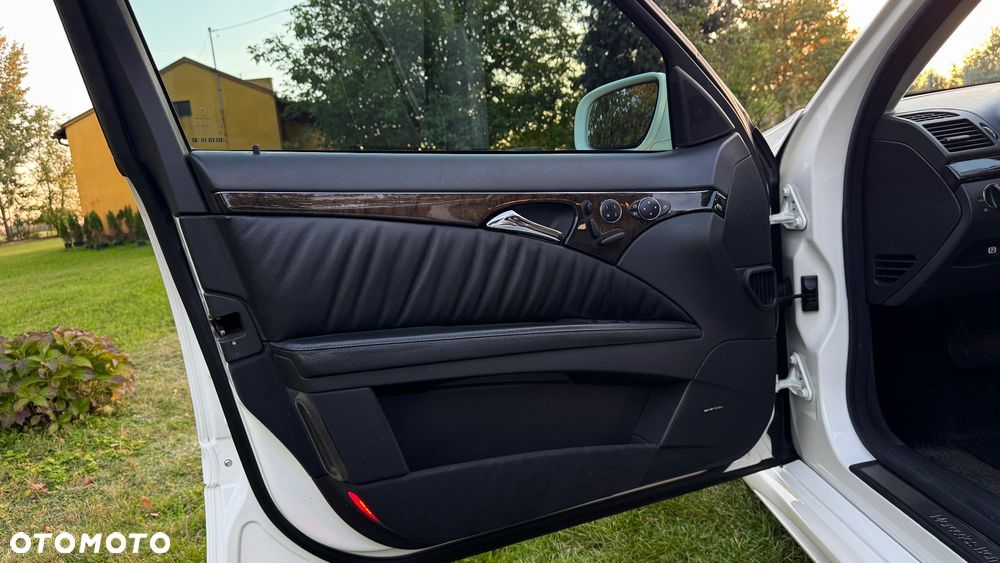 Mercedes-Benz Klasa E 500 7G-TRONIC Avantgarde - 35