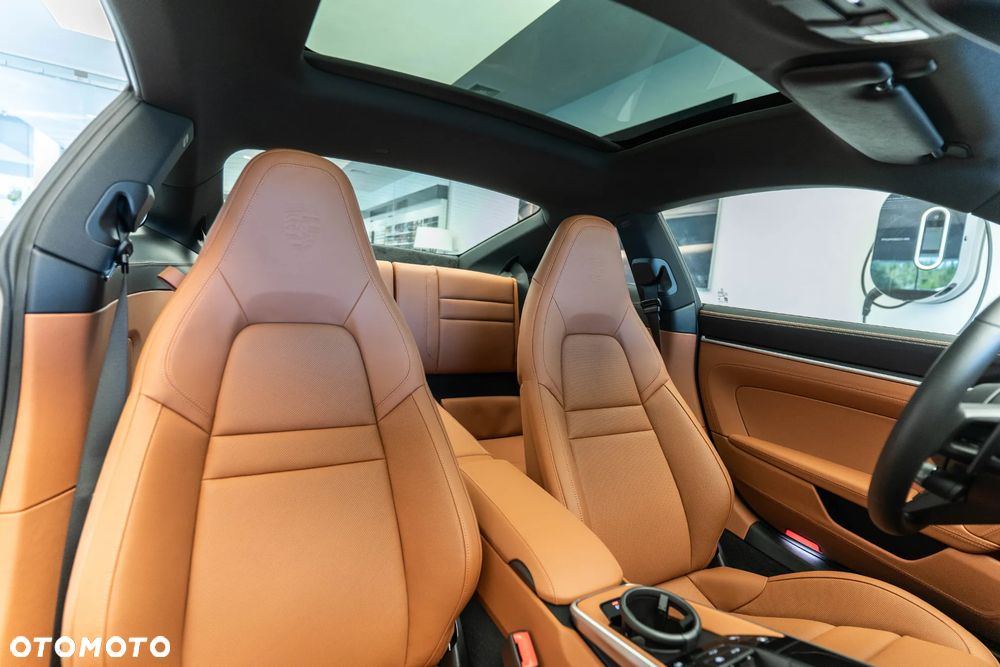 Porsche 911 Carrera - 17
