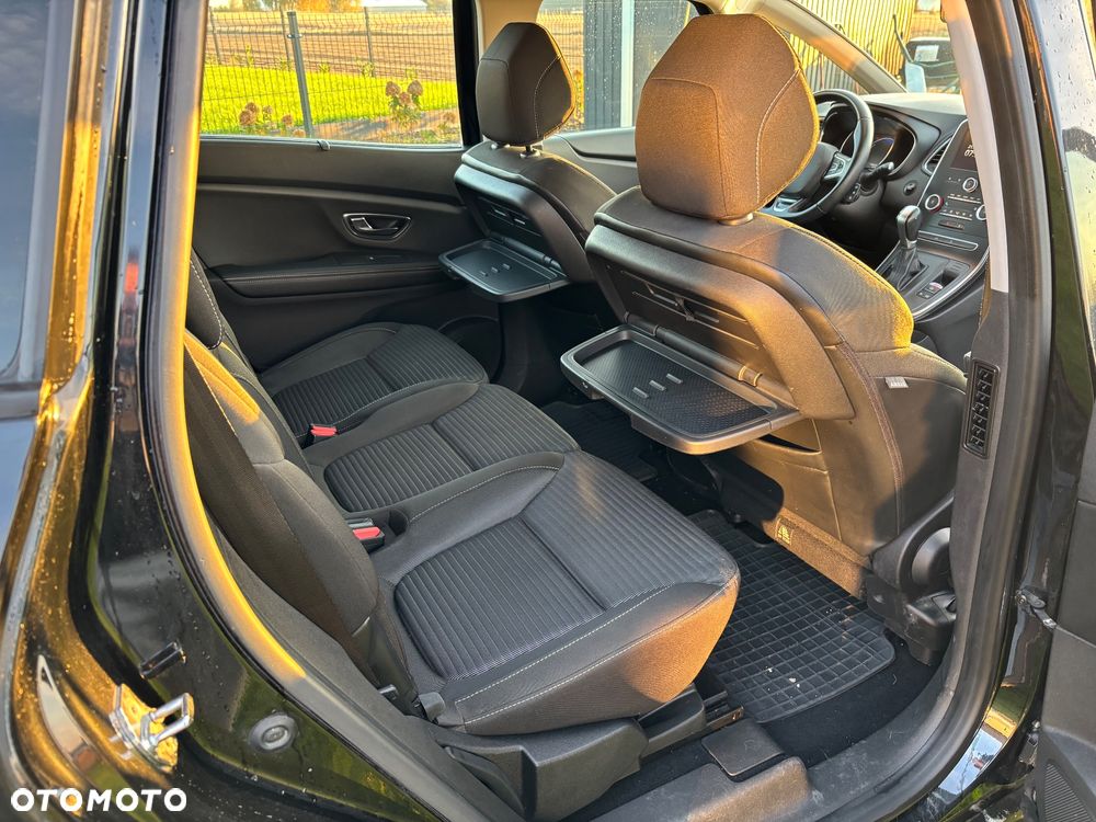 Renault Grand Scenic - 16