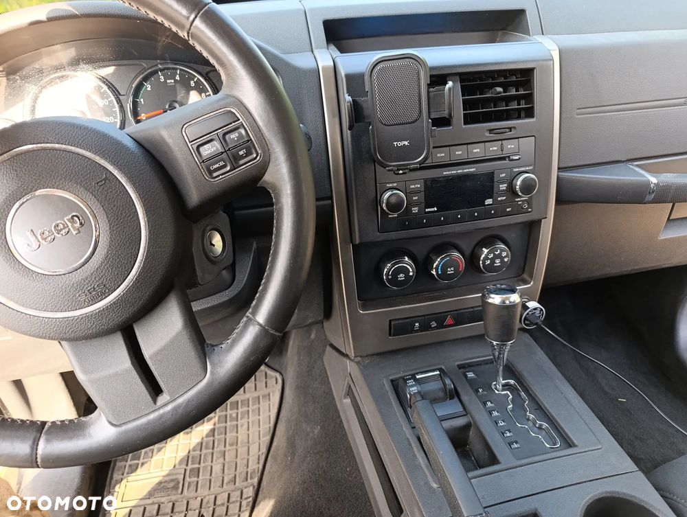 Jeep Liberty - 14