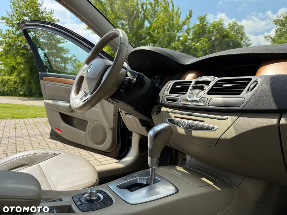 Renault Laguna 2.0 DCi Initiale - 19