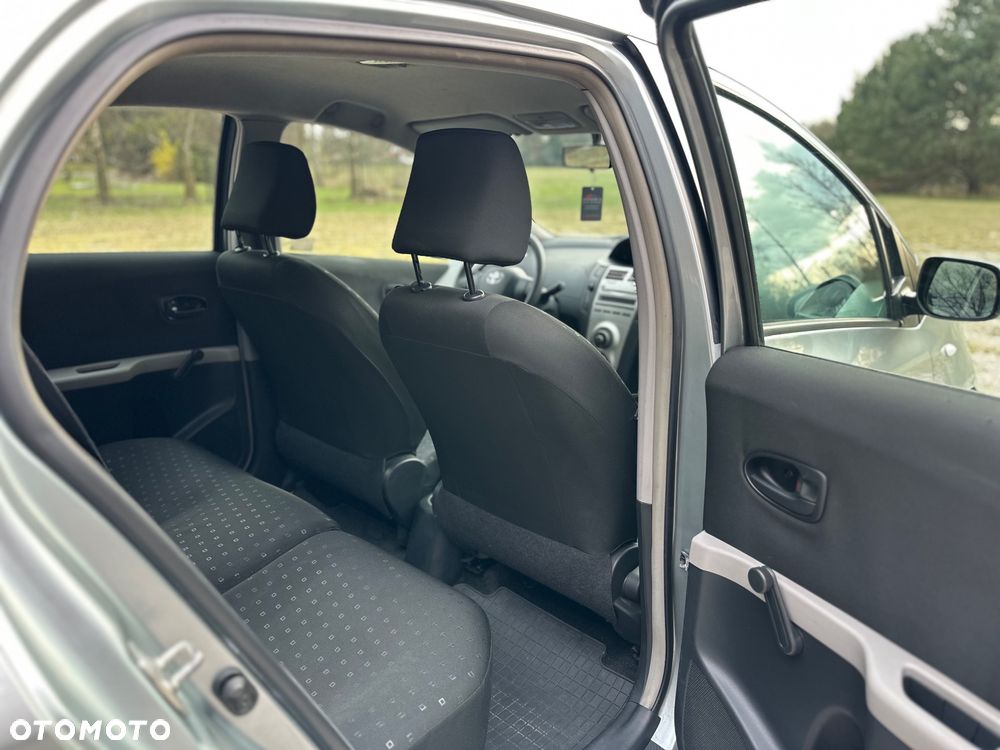 Toyota Yaris 1.0 Luna A/C - 14