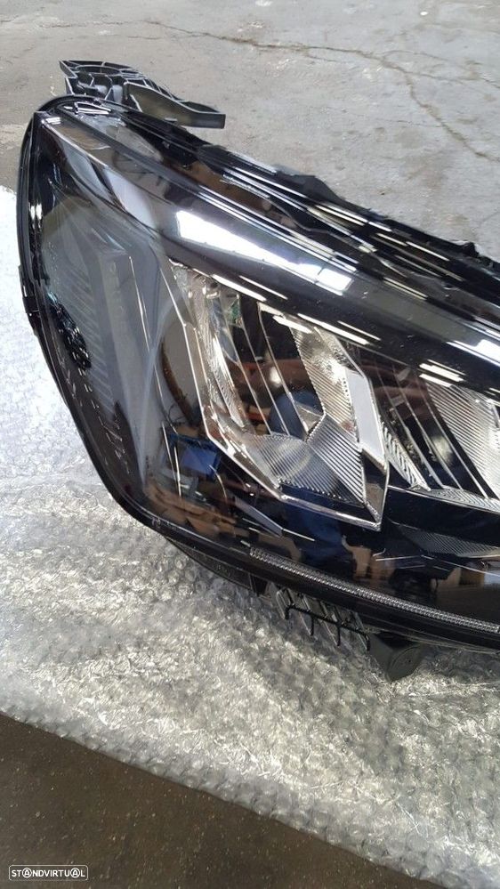 Farol Frente Direito / Otica Direita Peugeot 208 Ii (Ub_, Up_, Uw_, Uj - 4