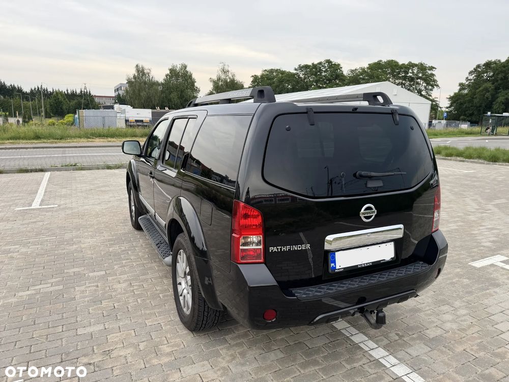 Nissan Pathfinder - 3