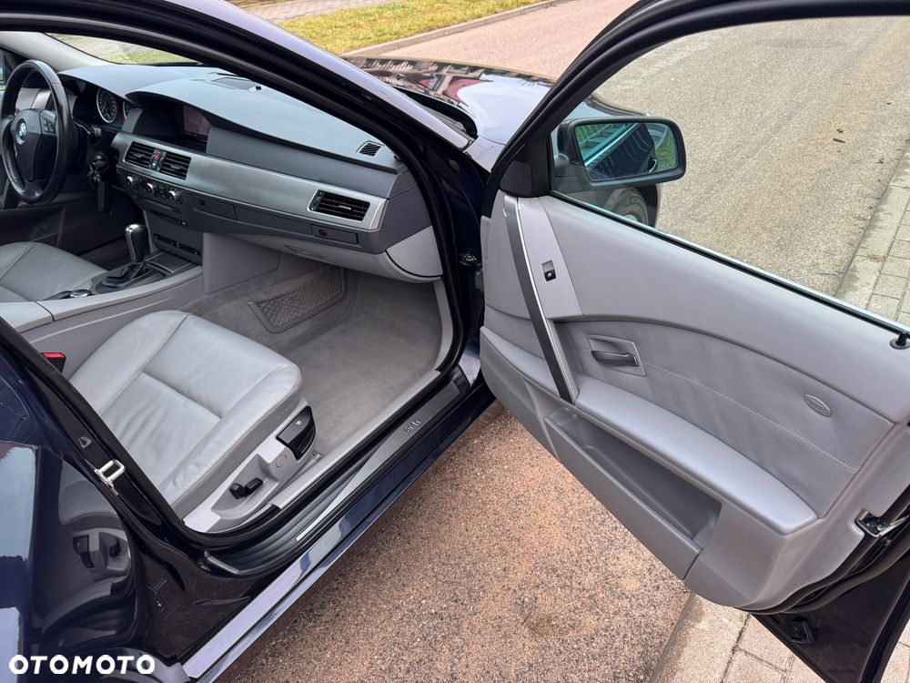 BMW Seria 5 530xd - 32