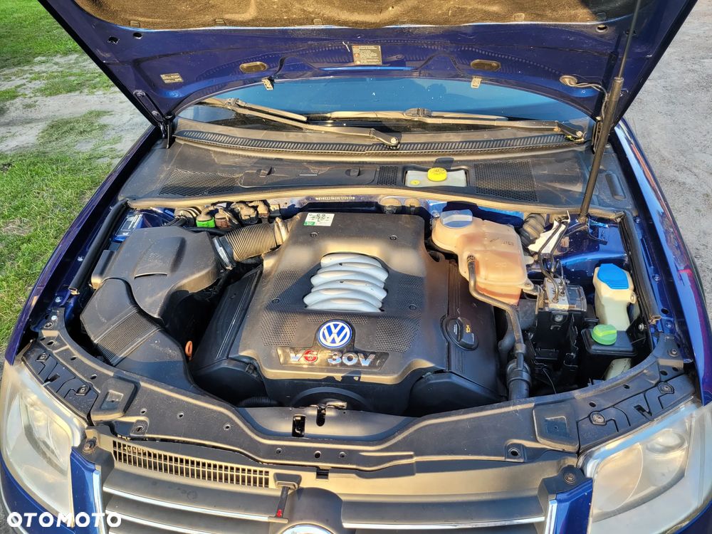 Volkswagen Passat 2.8 V6 4Mot Highline - 16