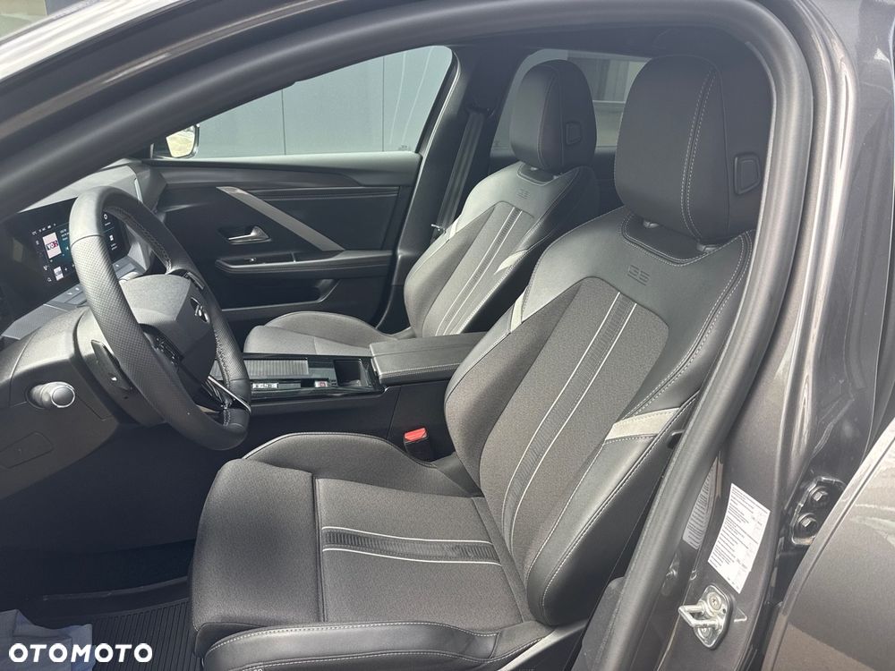 Opel Astra 1.2 T GS S&S - 9