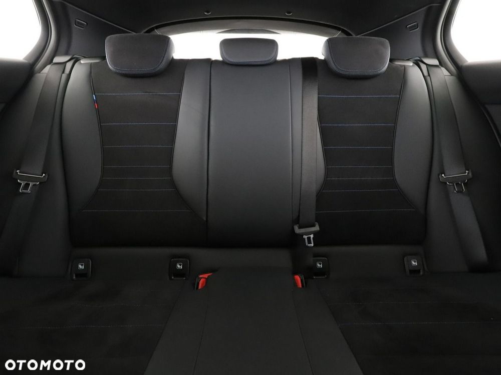 BMW Seria 1 120 mHEV - 19