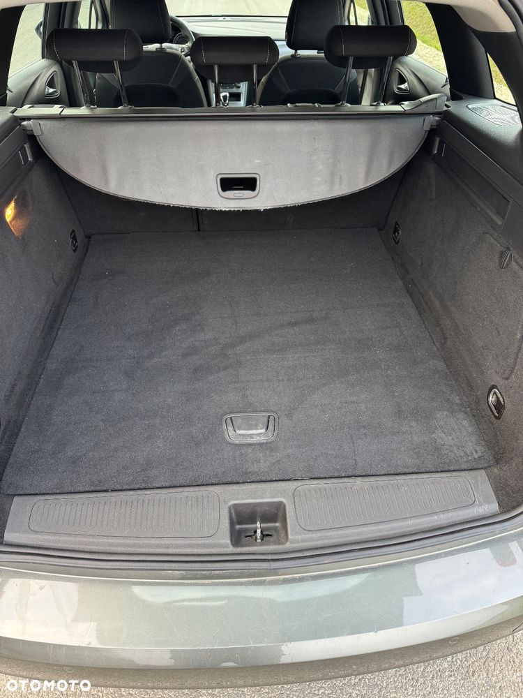 Opel Astra 1.4 Turbo 120 Jahre - 11