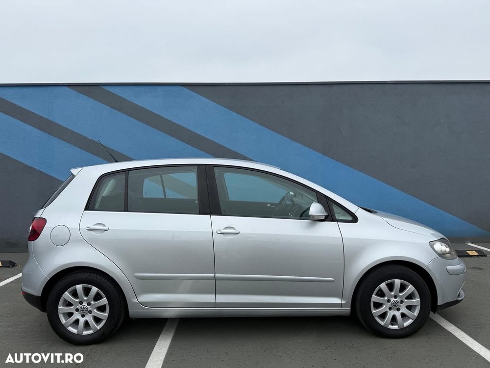 Volkswagen Golf - 6