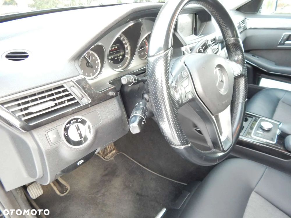 Mercedes-Benz Klasa E 220 CDI 7G-TRONIC Avantgarde - 22