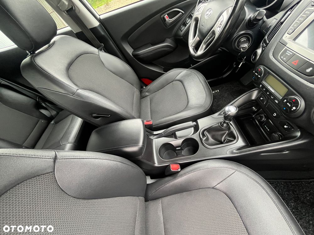 Hyundai ix35 1.6 2WD Fifa World Cup Edition - 32