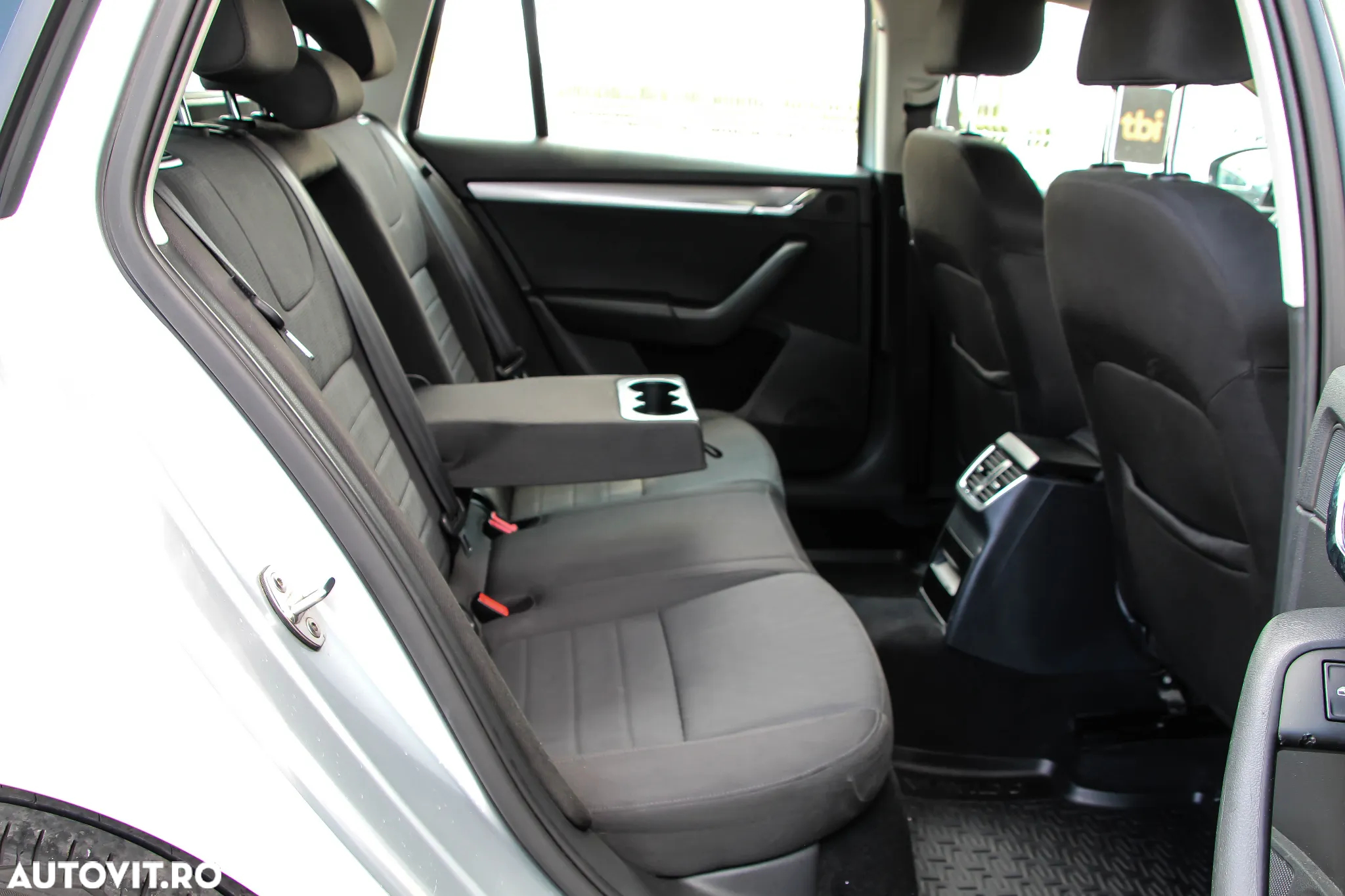Skoda Octavia 2.0 TDI DSG Style - 8