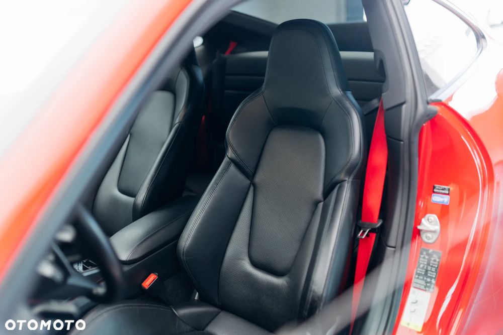 Porsche 911 Carrera - 19