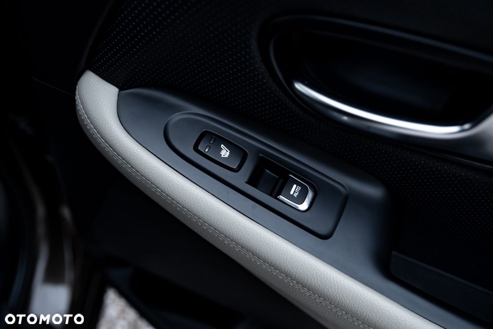 Kia Carens 1.7 CRDi L 7os - 29