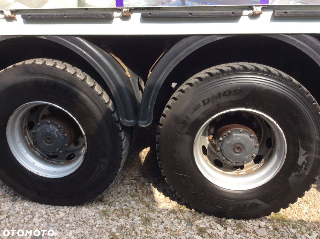 Mercedes-Benz ACTROS - 3