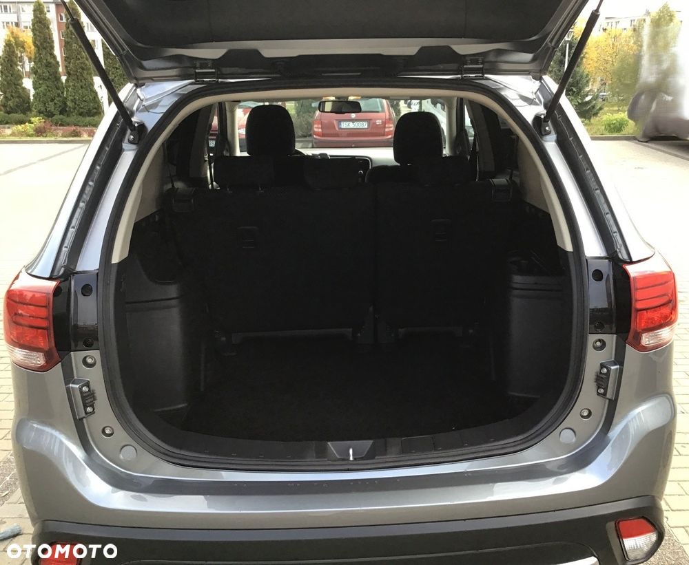 Mitsubishi Outlander - 13