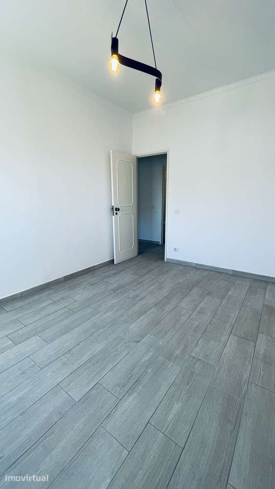 T2 Remodelado no Centro Corroios - Rua Cidade Lisboa - Grande imagem: 4/9