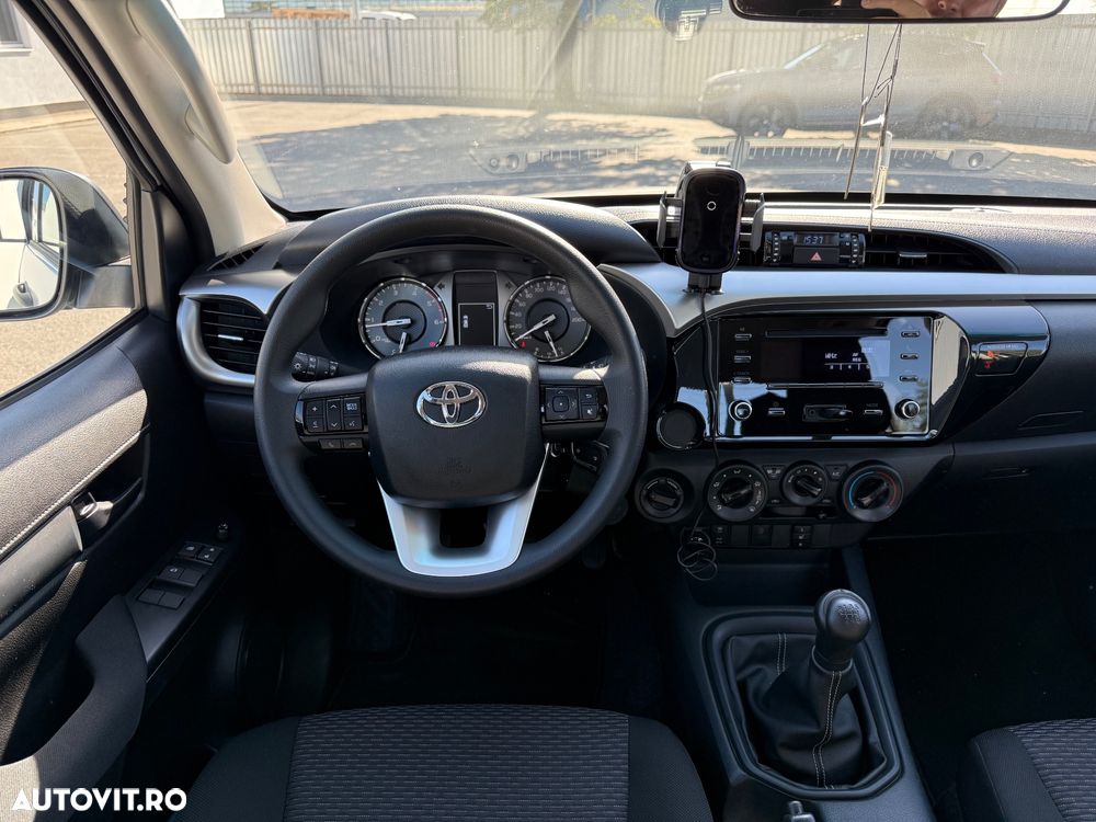 Toyota Hilux - 8