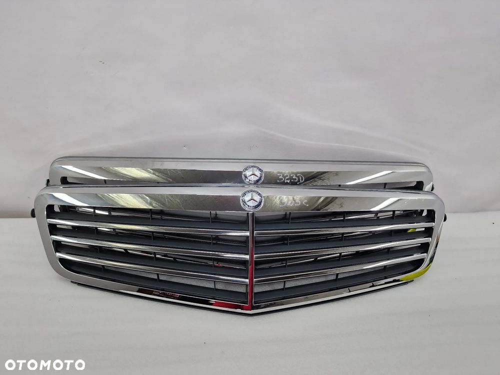 MERCEDES C-KLASSA W204 06- ATRAPA / GRILL PRZEDNI PRZÓD ŁADNY , NR A2048800323 , NR AUKCJI GL323 - 11