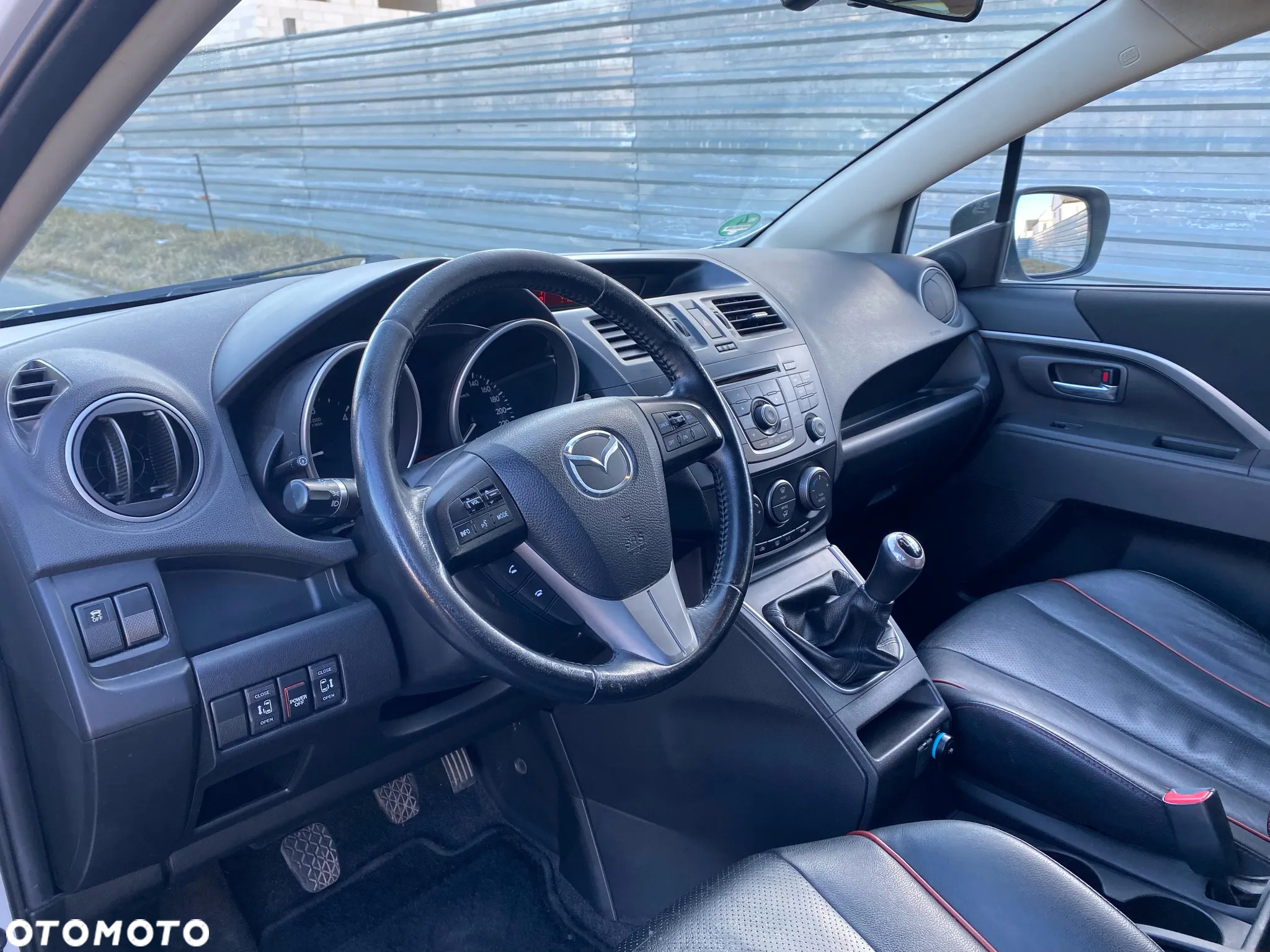 Mazda 5 - 5