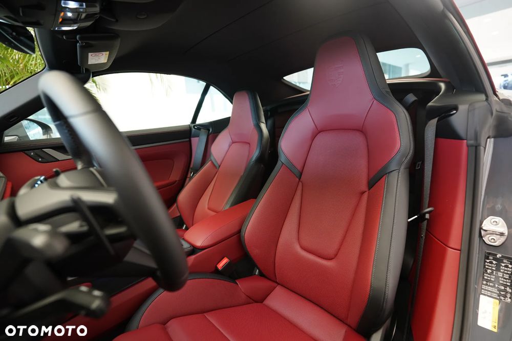 Porsche 911 Carrera S - 12