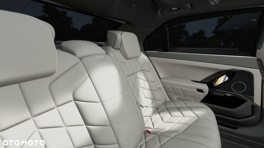 BMW Seria 7 740 xDrive - 15