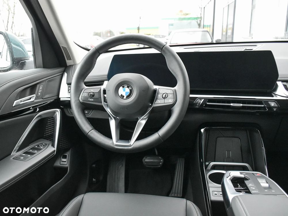 BMW X1 sDrive18d xLine - 27