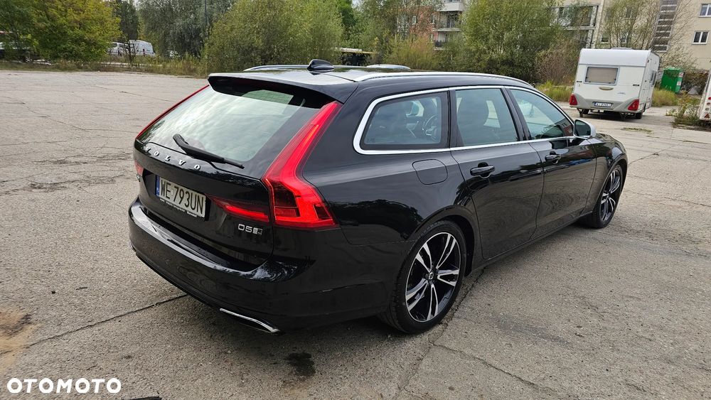 Volvo V90 D5 AWD R-Design - 4