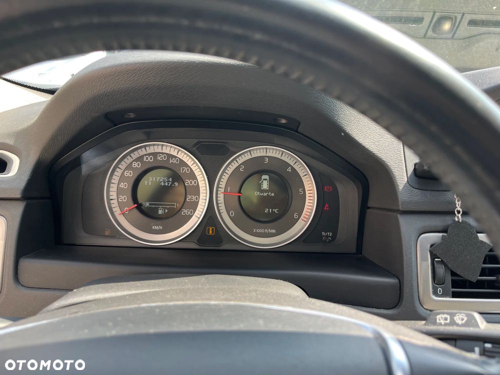 Volvo V70 D2 Summum - 8