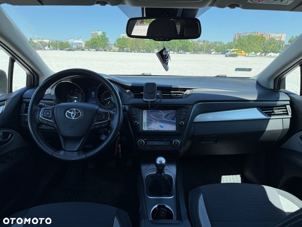 Toyota Avensis 2.0 D-4D Premium - 11